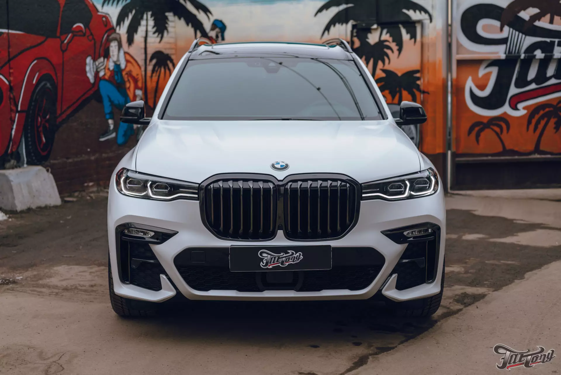 BMW X7. Оклейка в матовый полиуретан. Детейлинг